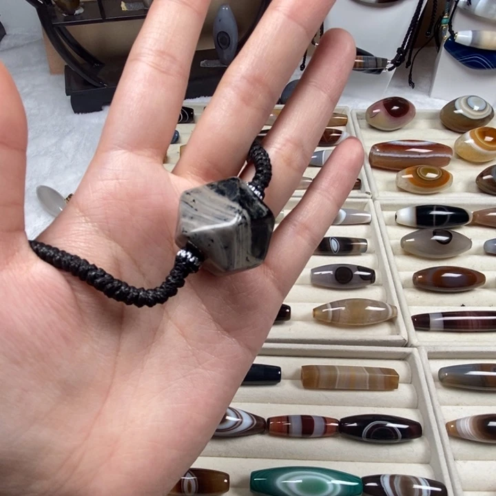 玛瑙/玉髓未镶嵌颈饰