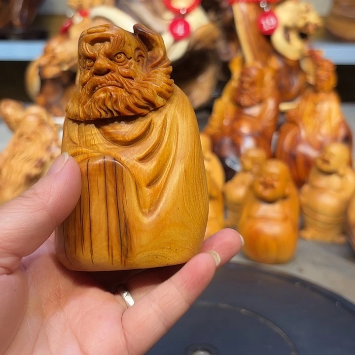 柏木太行崖柏钟馗摆件