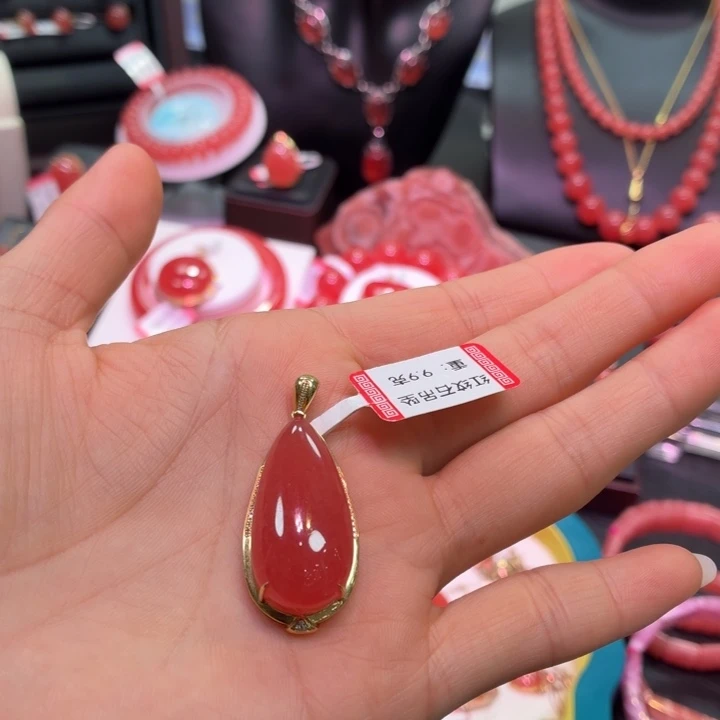 菱锰矿（红纹石）18K金镶嵌颈饰