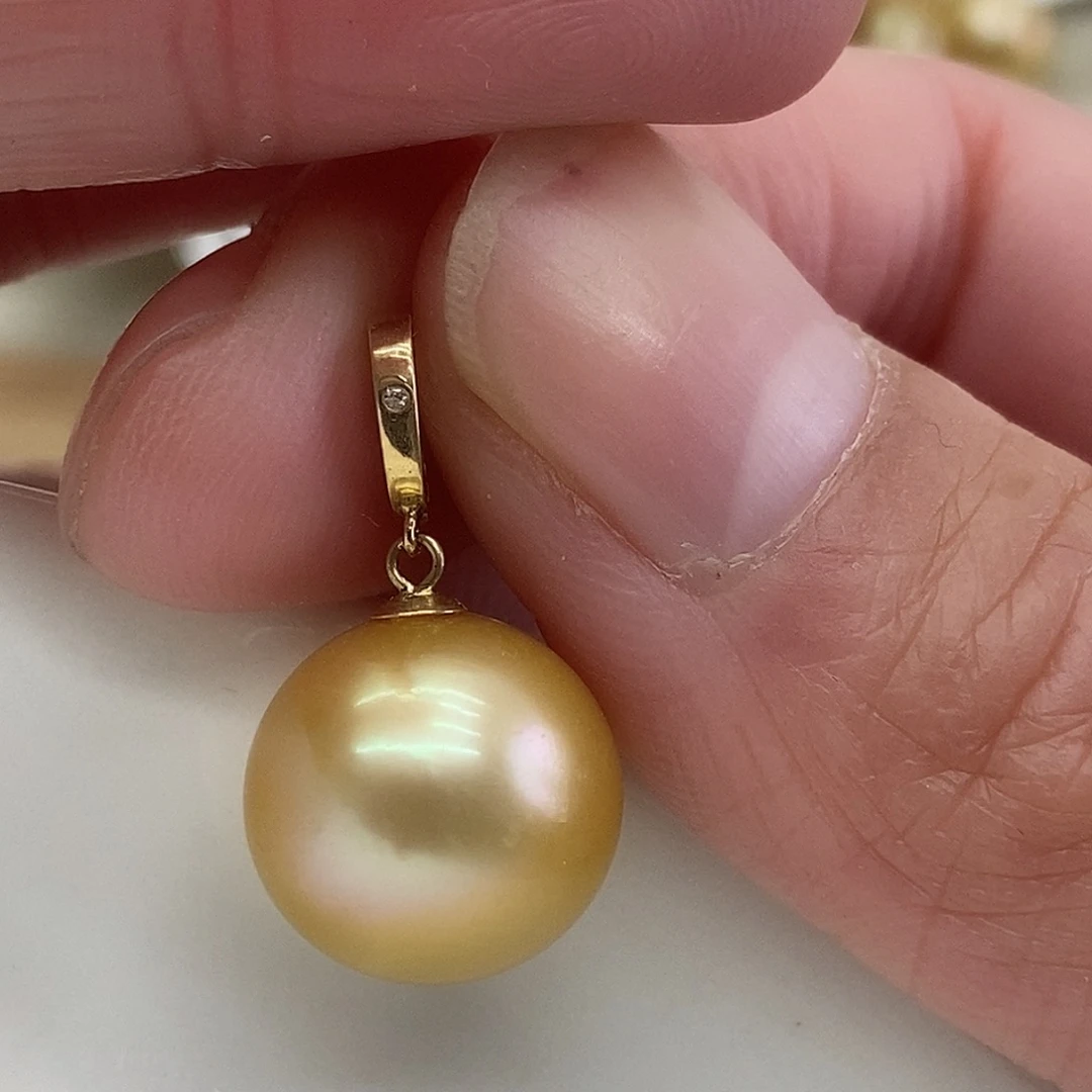 18K金镶嵌海水珍珠吊坠(不含链)