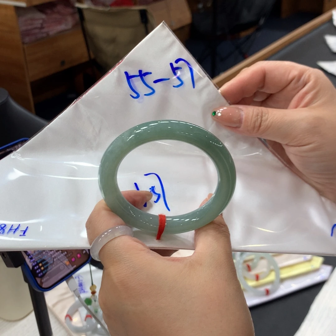 未镶嵌手镯翡翠48小时鉴赏