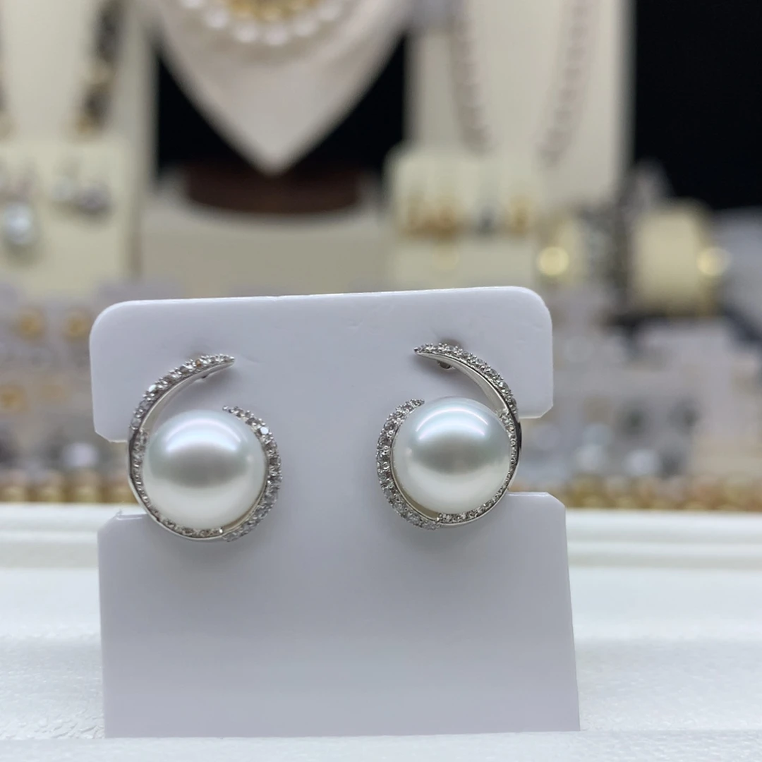 海水珍珠18K金镶嵌耳饰8.3mm澳白耳钉