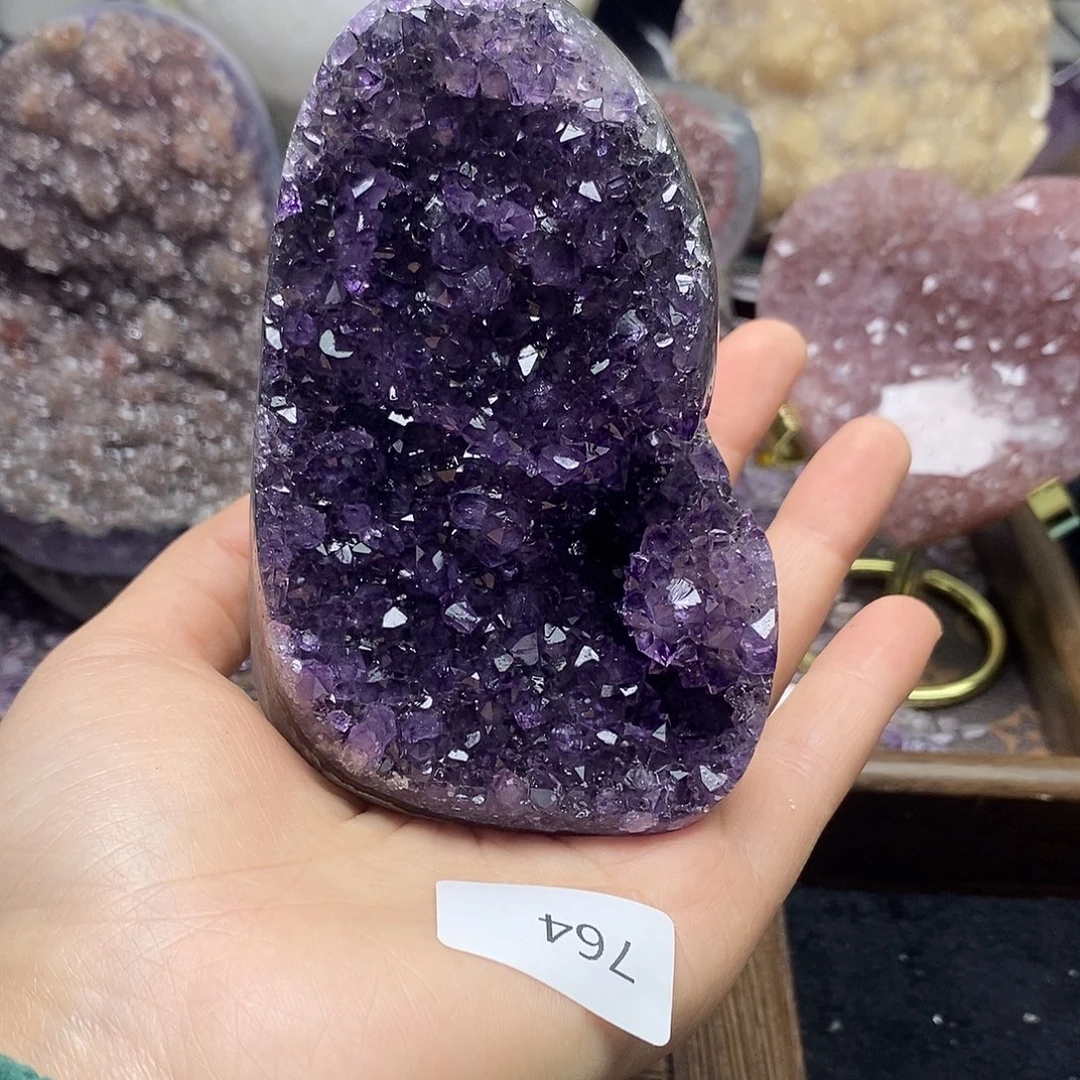 紫晶未镶嵌大型摆件（非配饰）