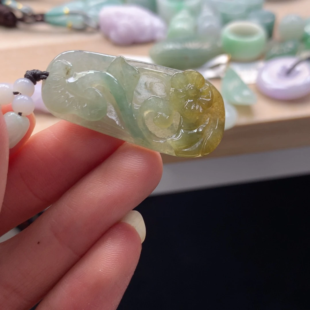 颈饰未镶嵌翡翠吊坠