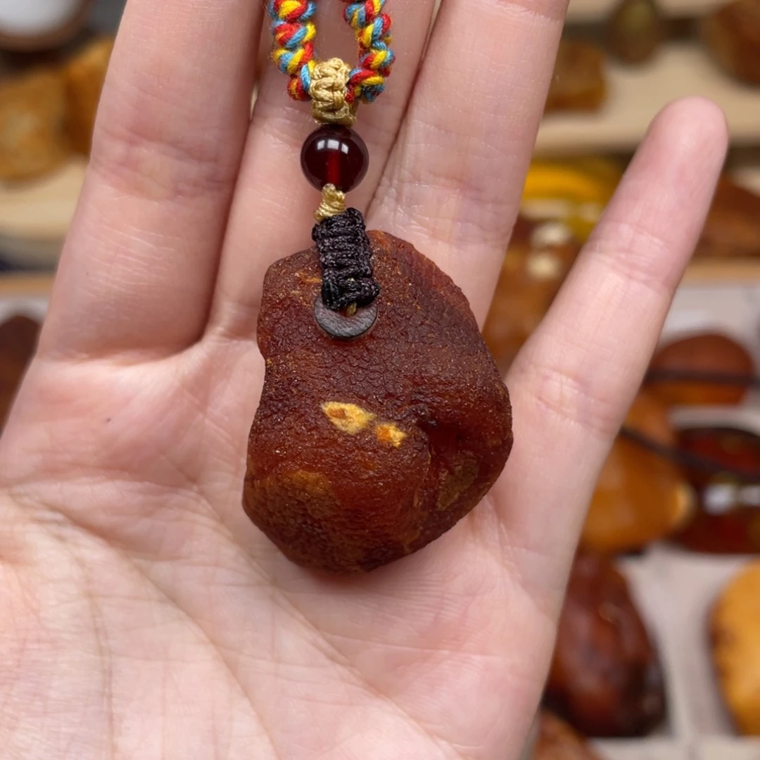 未镶嵌琥珀珠宝奇石