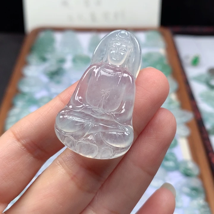 颈饰未镶嵌翡翠冰种素衣观音