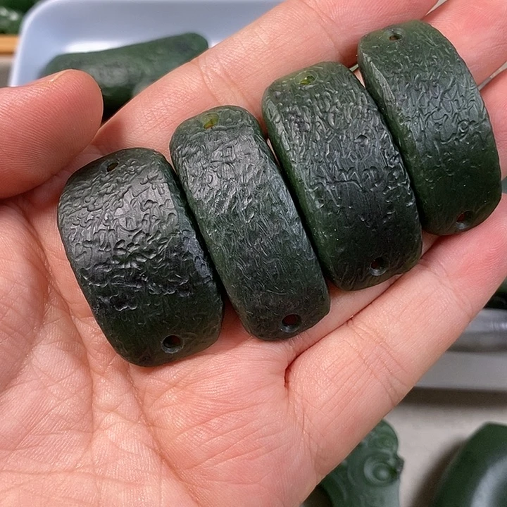 和田玉未镶嵌颈饰多样性发货，拍一发一