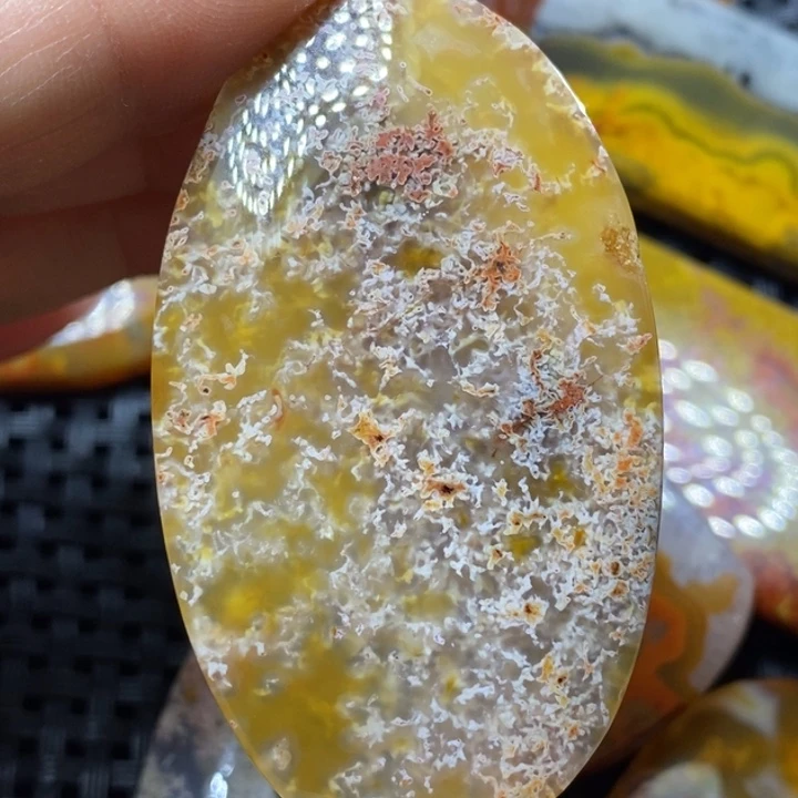 未镶嵌颈饰玛瑙/玉髓河*金