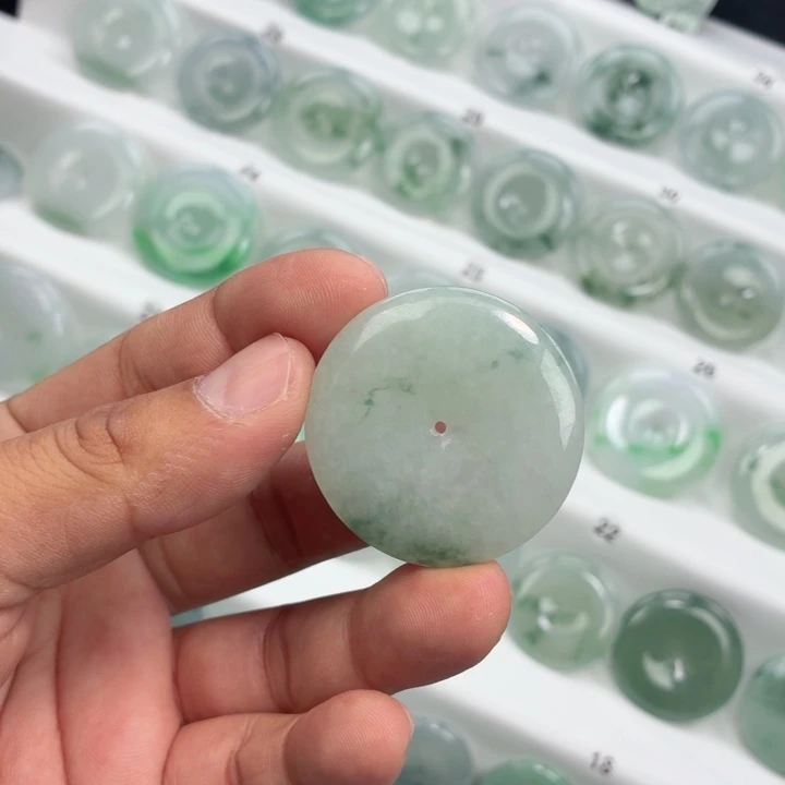 翡翠未镶嵌颈饰缅甸天然A货翡翠40-6.3