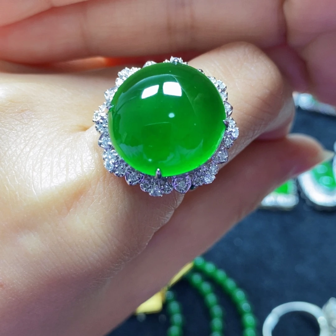 翡翠戒指18K金镶嵌天然翡翠