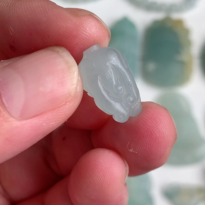定制翡翠未镶嵌挂件