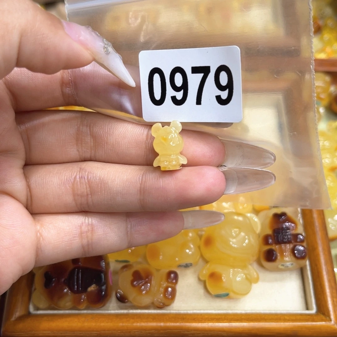 琥珀未镶嵌珠宝奇石