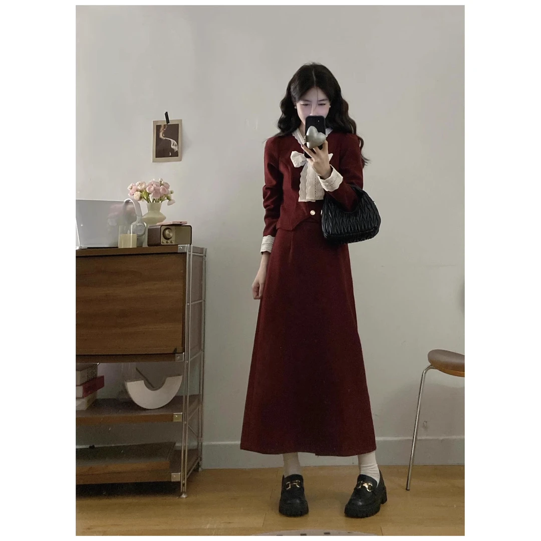韩系气质小香风套装裙女冬装新款高级感气质红色上衣半身裙两件套