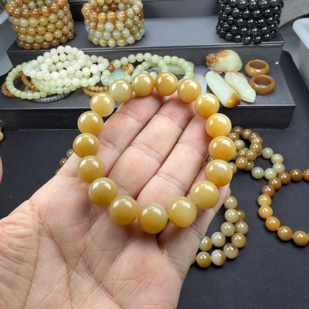 向****和田玉未镶嵌手链