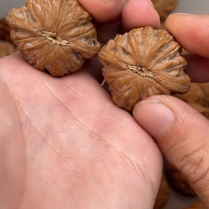 吊坠文玩核桃(闪购商品）把玩文玩核桃铁锤妹妹打一半底