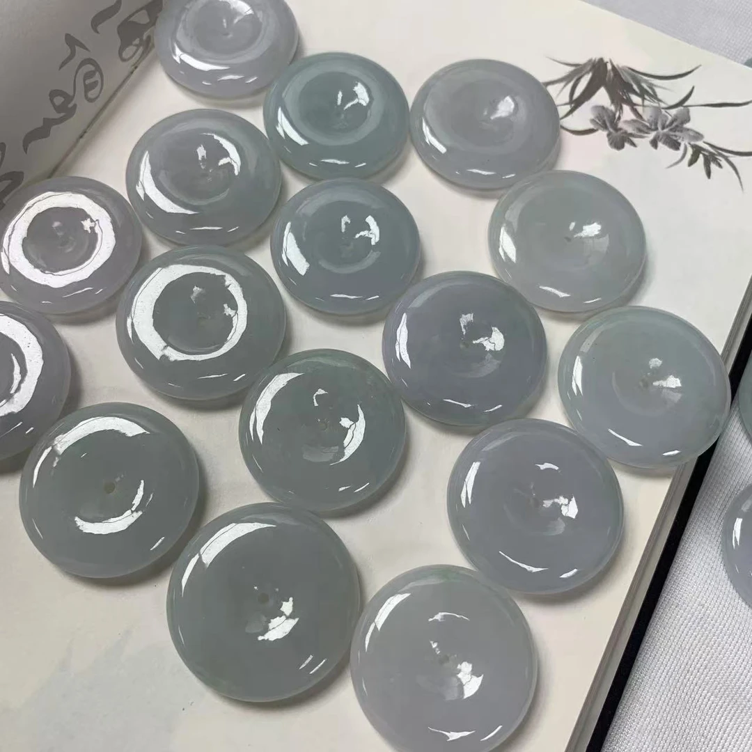 缅甸天然A货翡翠浅色冰润白色平安无事玉坠-多样性发其一