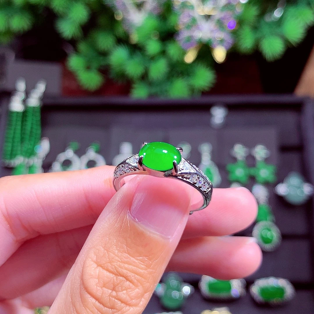 颈饰未镶嵌翡翠天然