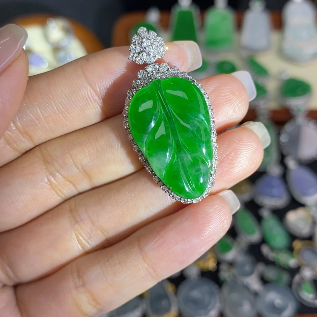 翡翠18K金镶嵌颈饰A货翡翠