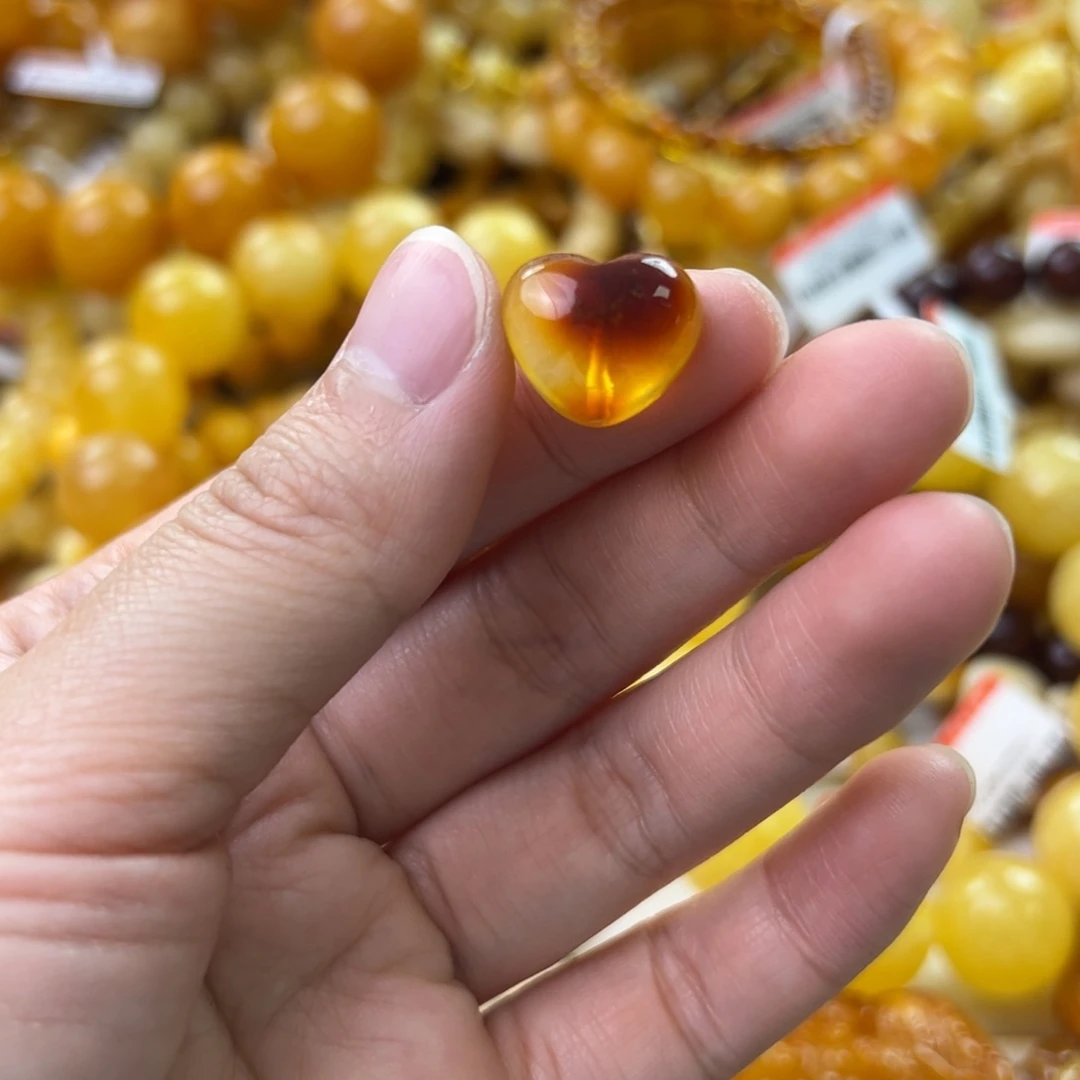 琥珀珠宝奇石未镶嵌