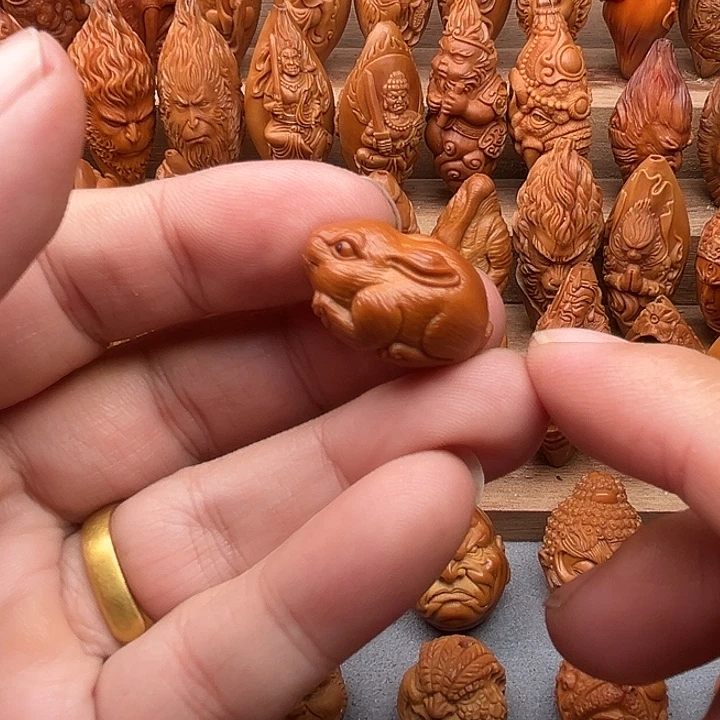 橄榄核吊坠17兔子