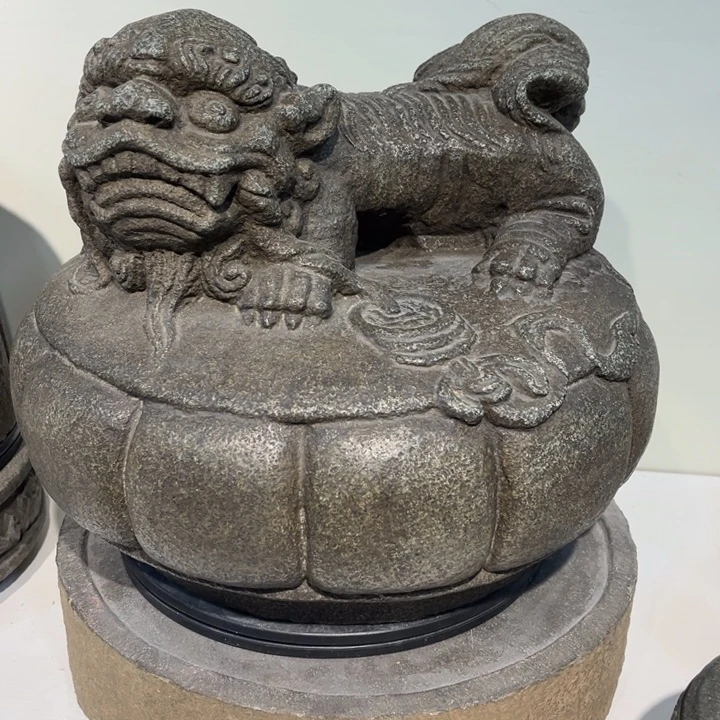 柒***零石材青石绿豆青狮子石权