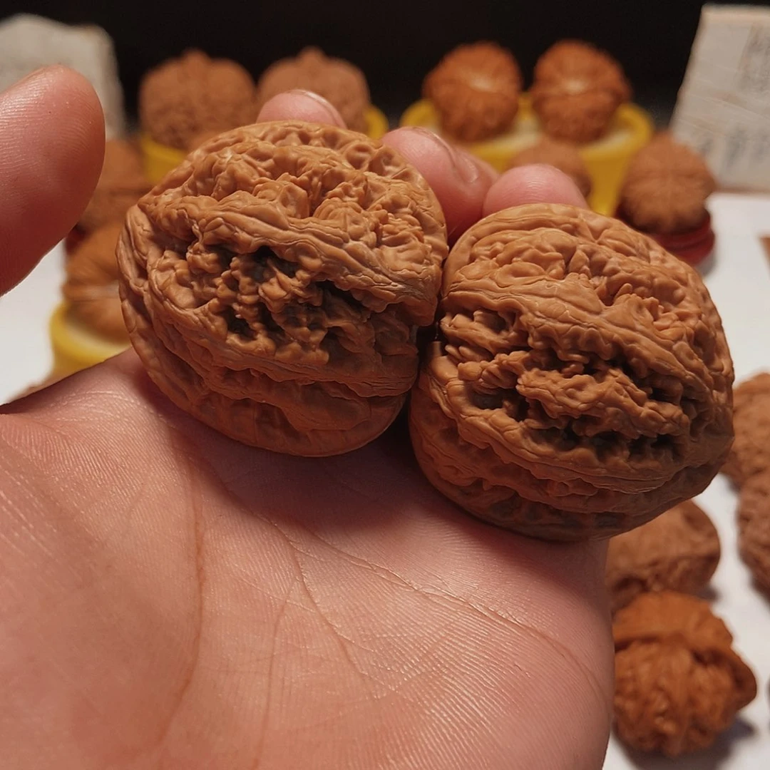 把件文玩核桃?**伊粗筋