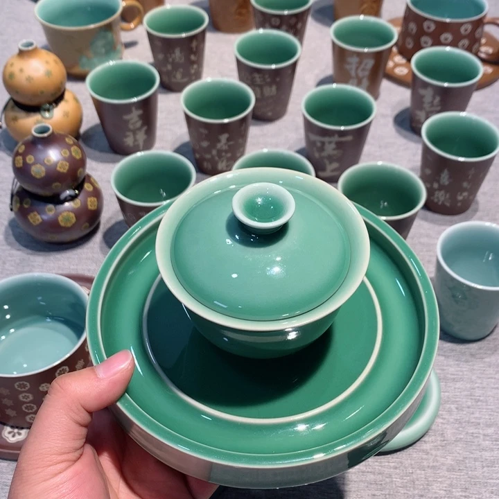 -*尔龙泉青瓷茶具礼盒