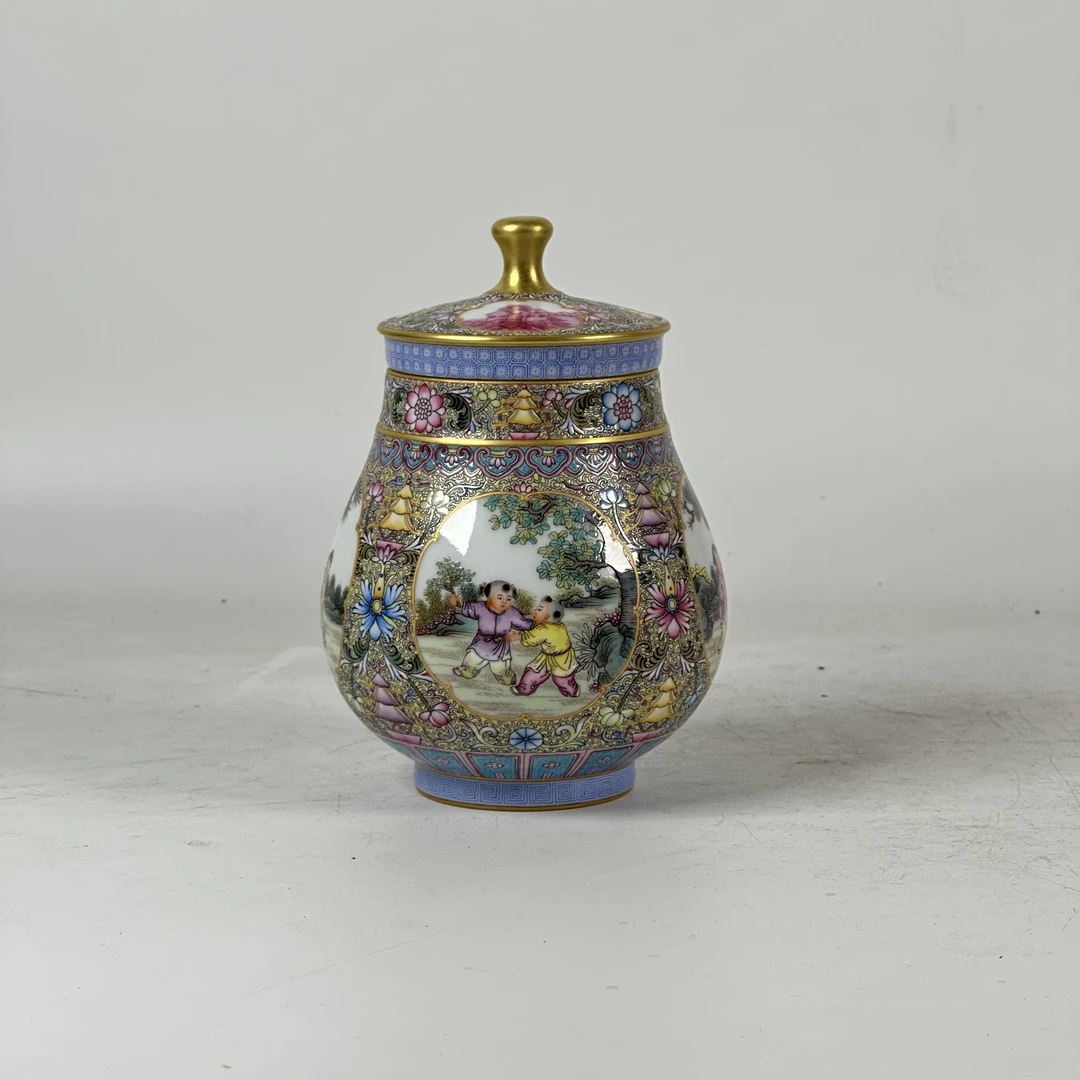 珐琅彩描金开窗婴戏图盖罐收藏鉴赏