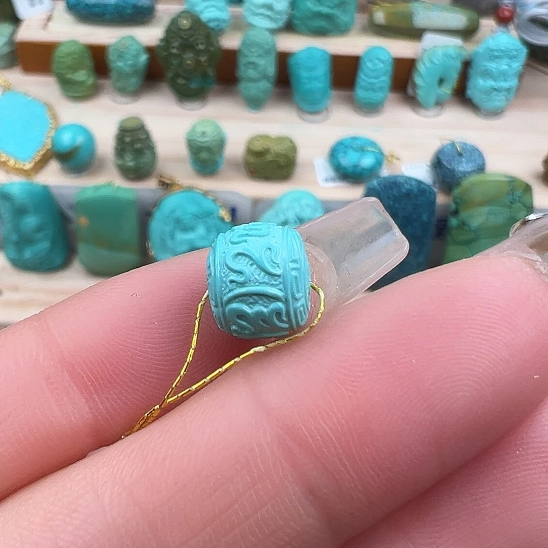 绿松石配饰未镶嵌