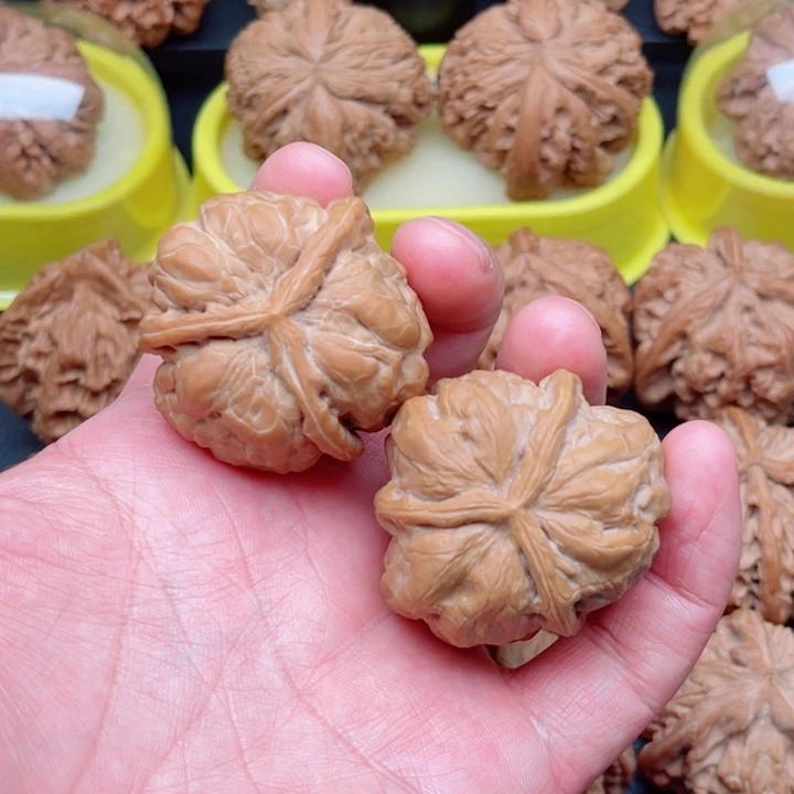 把件文玩核桃蛤蟆头三棱40×39×38