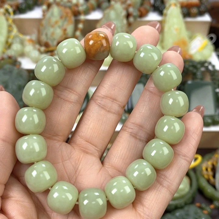 【闪购商品】透闪石质玉手串未镶嵌?****明