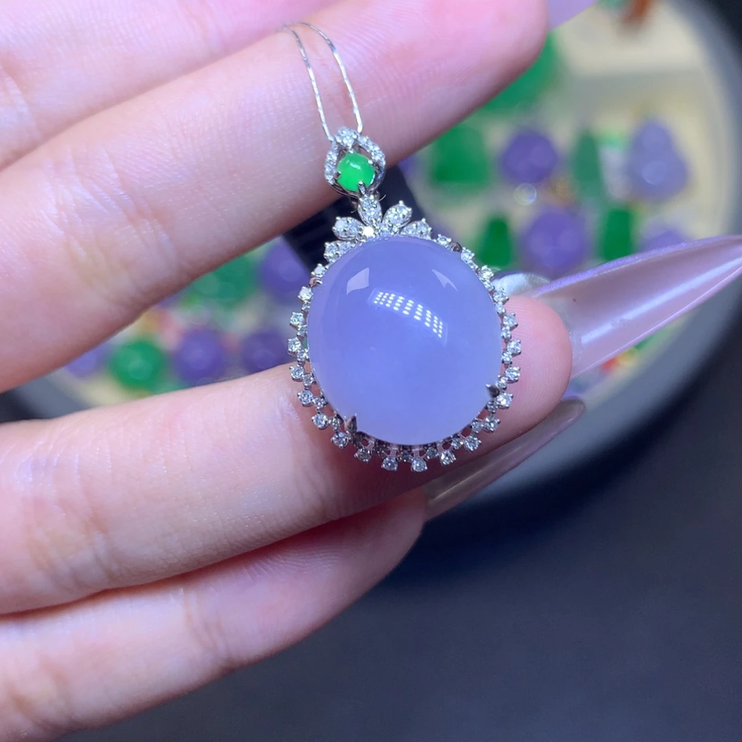 翡翠18K金镶嵌颈饰