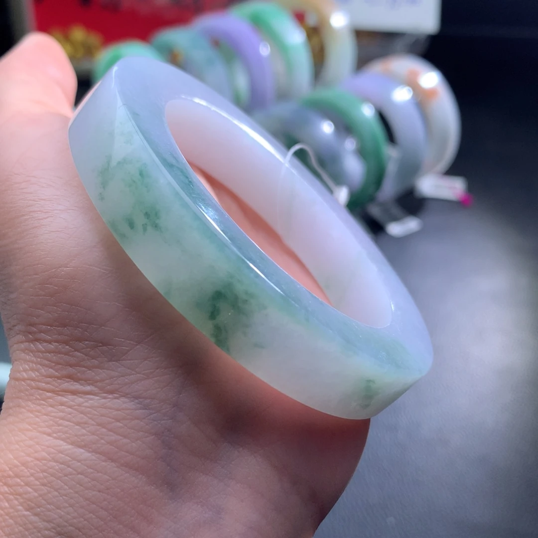 定制翡翠未镶嵌翡翠手镯