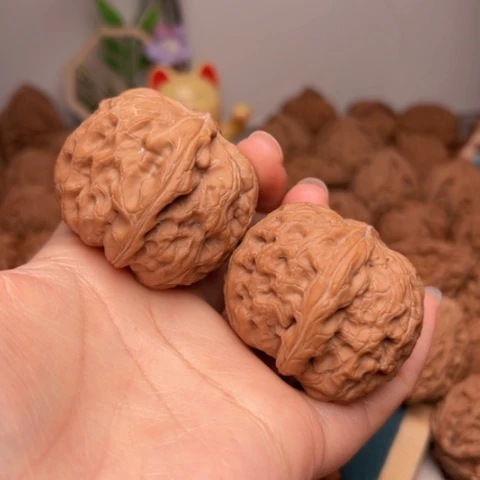 吊坠文玩核桃练手对有点黄尖