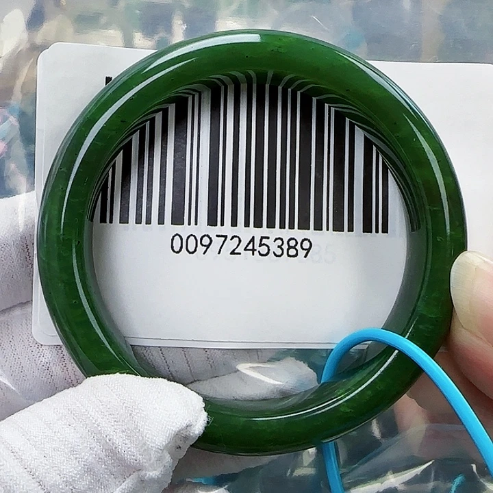 和田玉未镶嵌手镯包容53