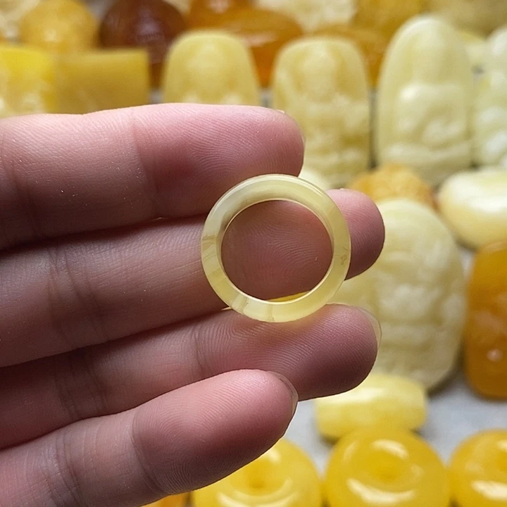 琥珀颈饰未镶嵌琥珀蜜蜡吊坠