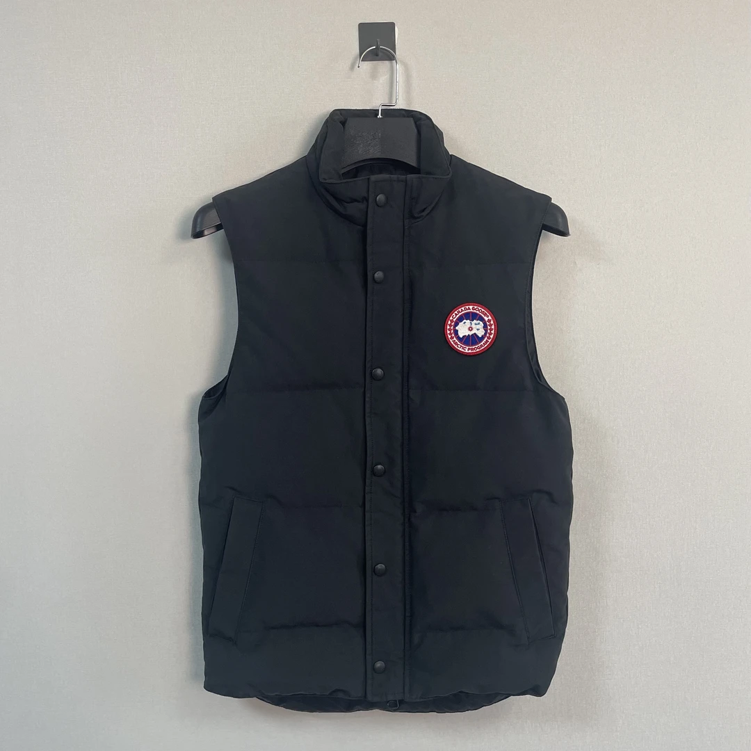 99新 CANADA GOOSE 加拿大鹅黑色徽标羽绒背心/L码/价9200