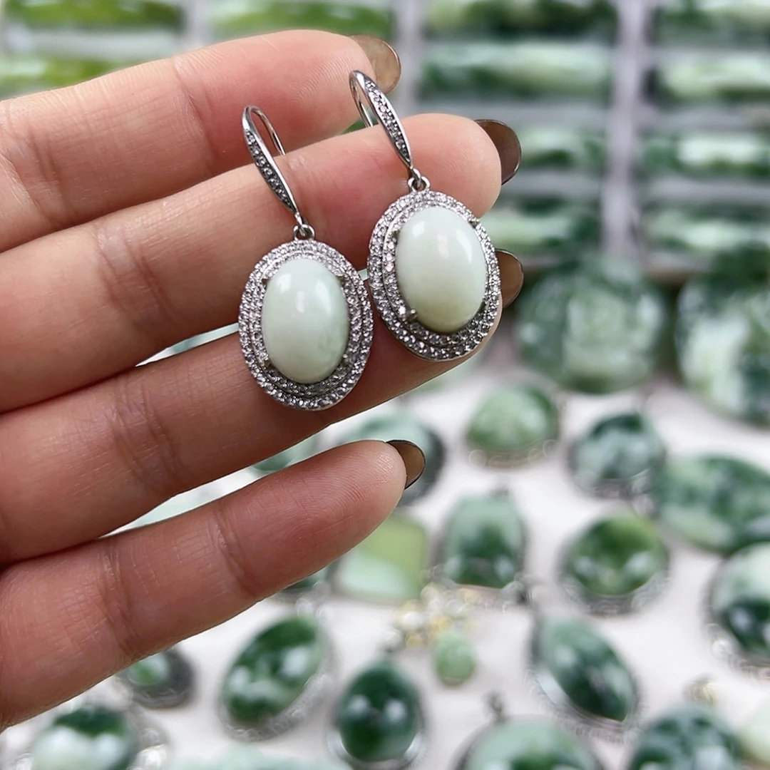 蛇纹石玉银S925镶嵌耳钉