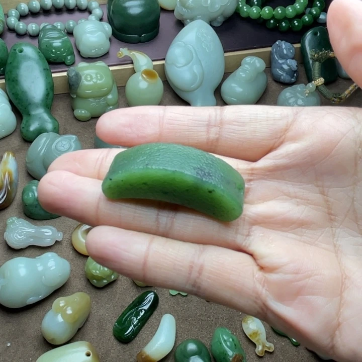 【闪购商品】颈饰未镶嵌和田玉和田玉碧玉手牌