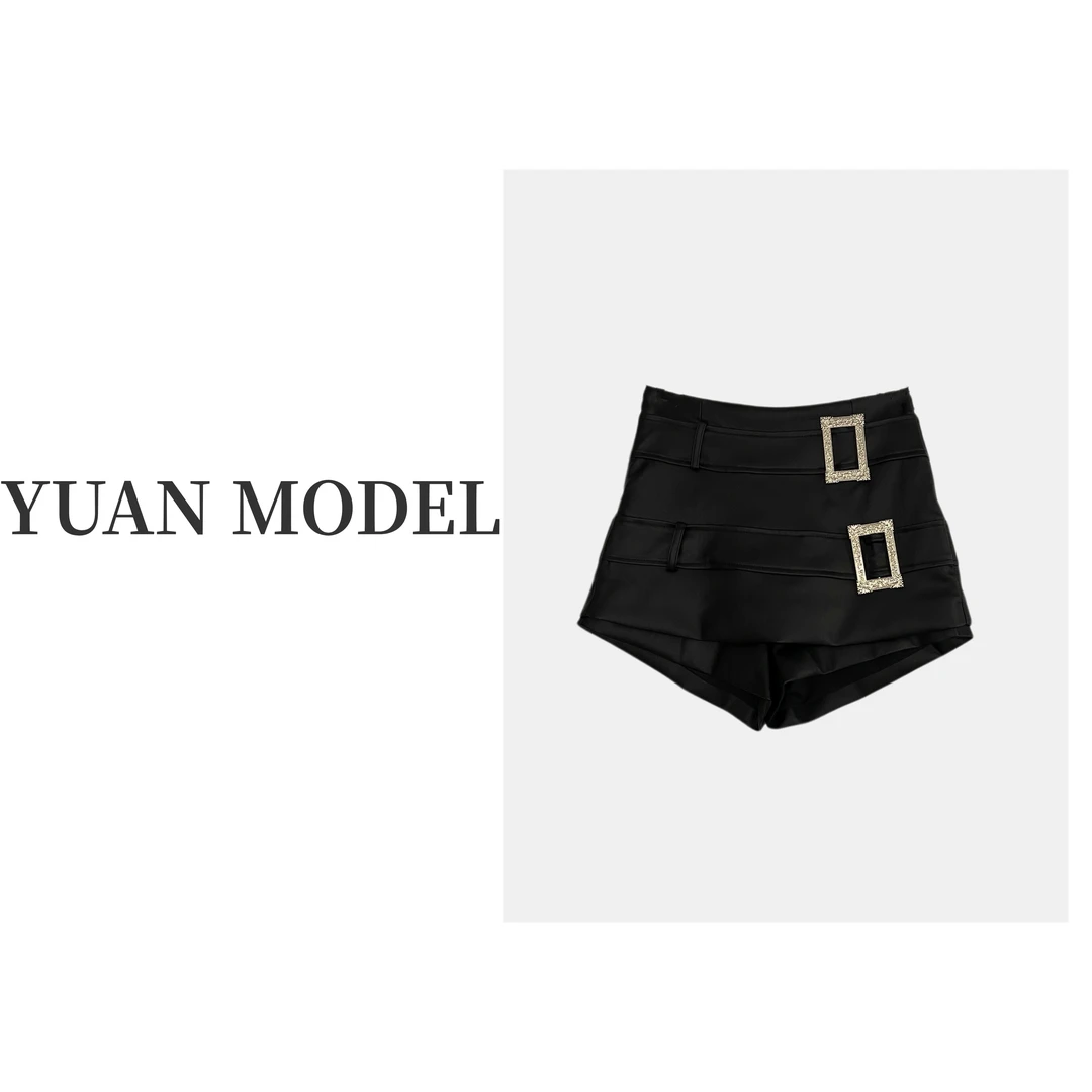 【YUAN MODEL】媛老板-时装双排大银扣黑色短裤女装休闲裤 122769