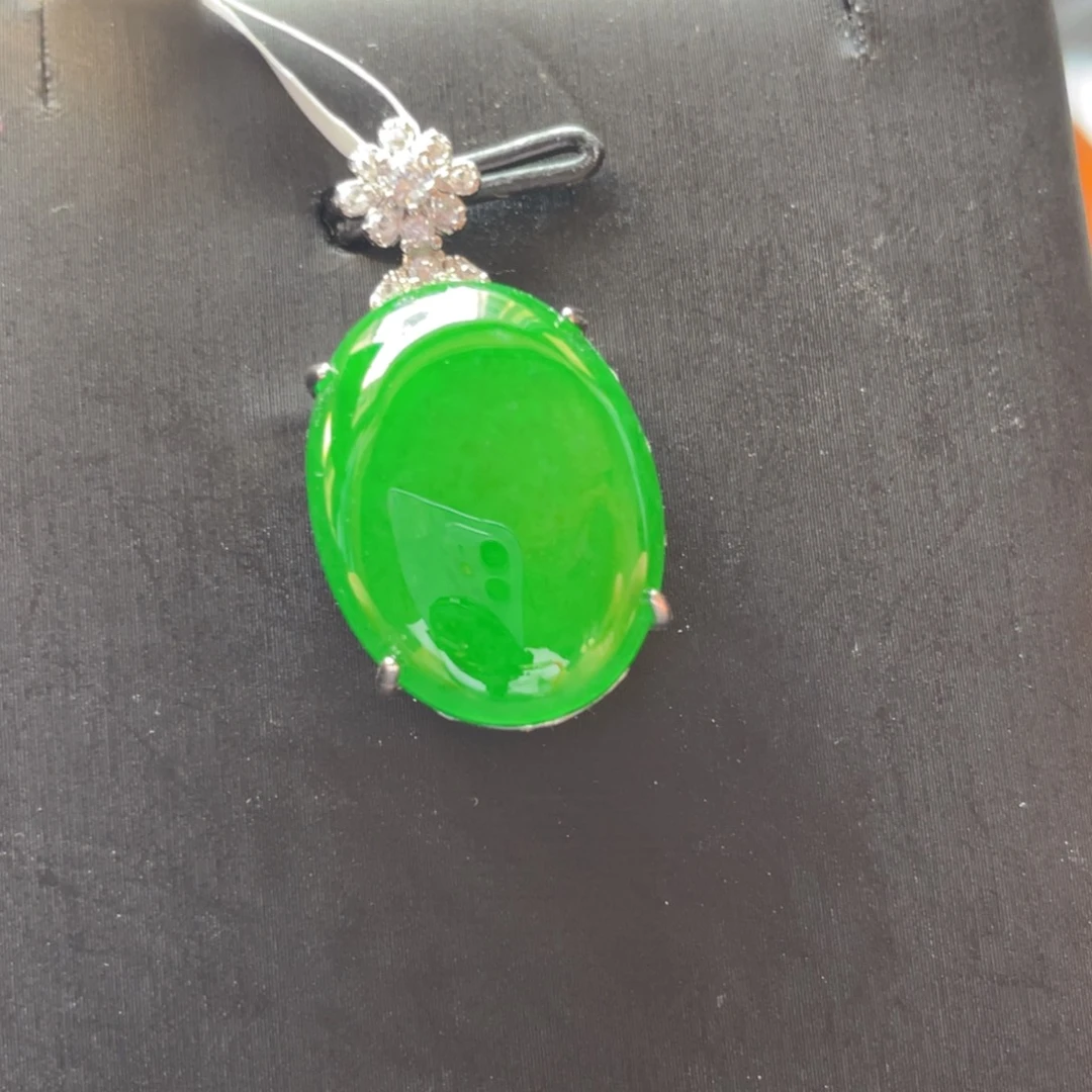 翡翠未镶嵌颈饰吊坠