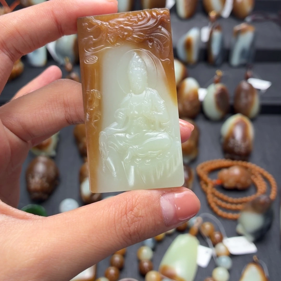 用***9和田玉未镶嵌颈饰