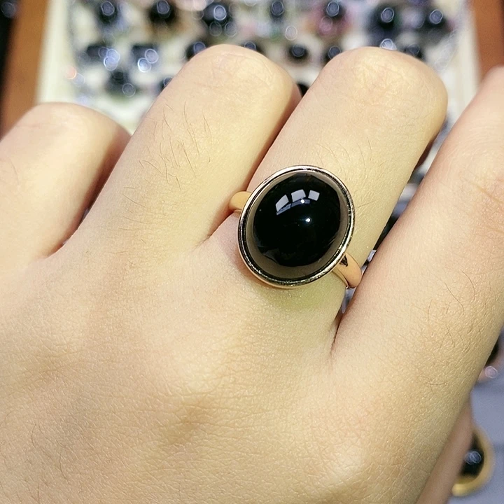 18K金镶嵌戒指翡翠