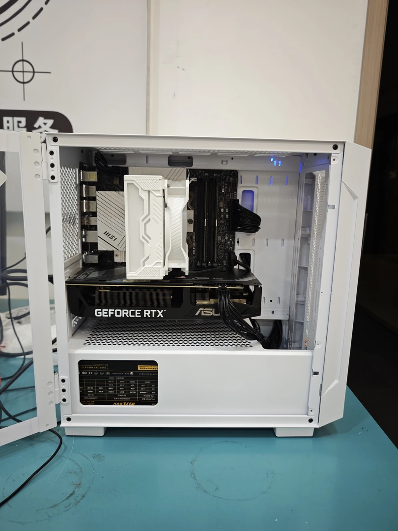 95新  12600KF+3060 机箱