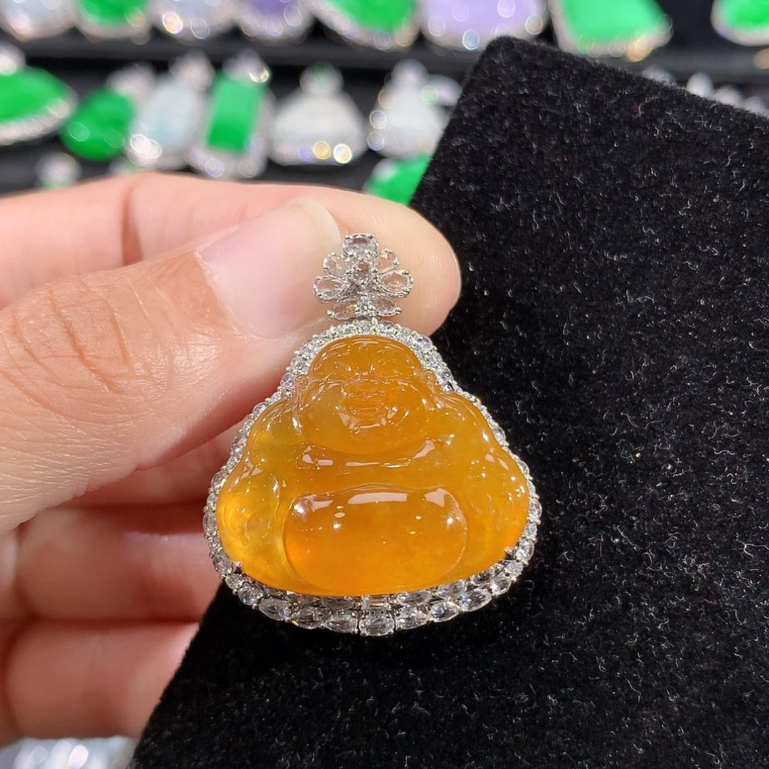 翡翠18K金镶嵌颈饰