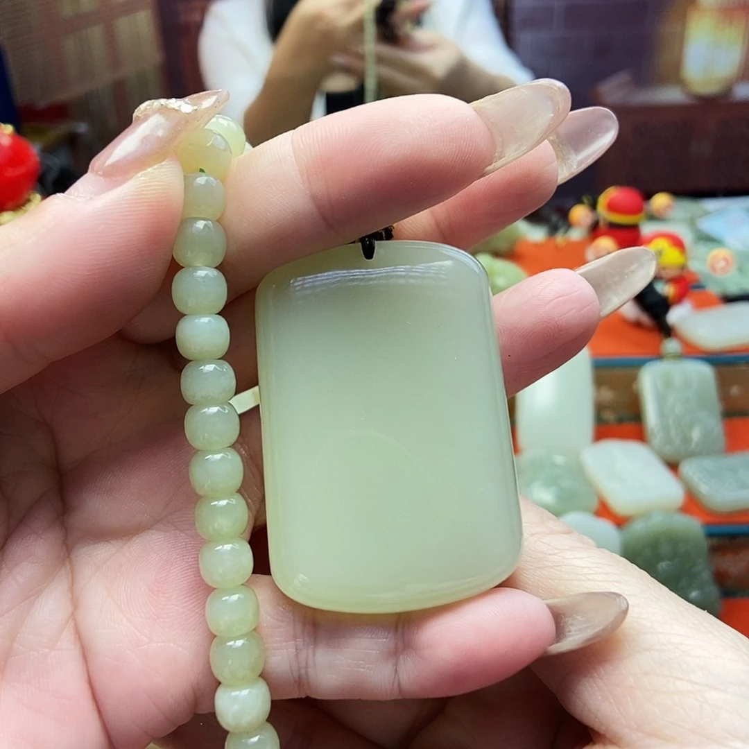 颈饰未镶嵌和田玉