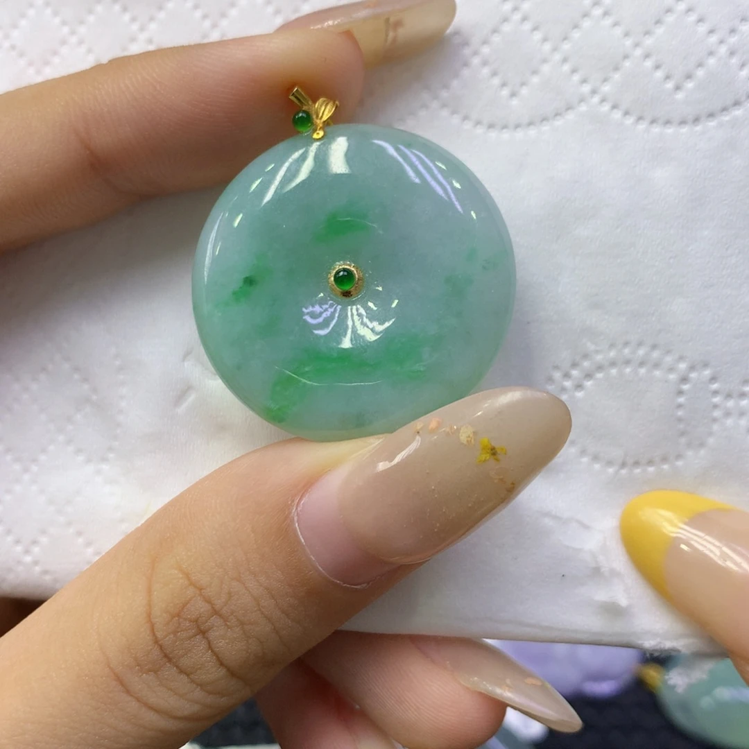 翡翠18K金镶嵌颈饰