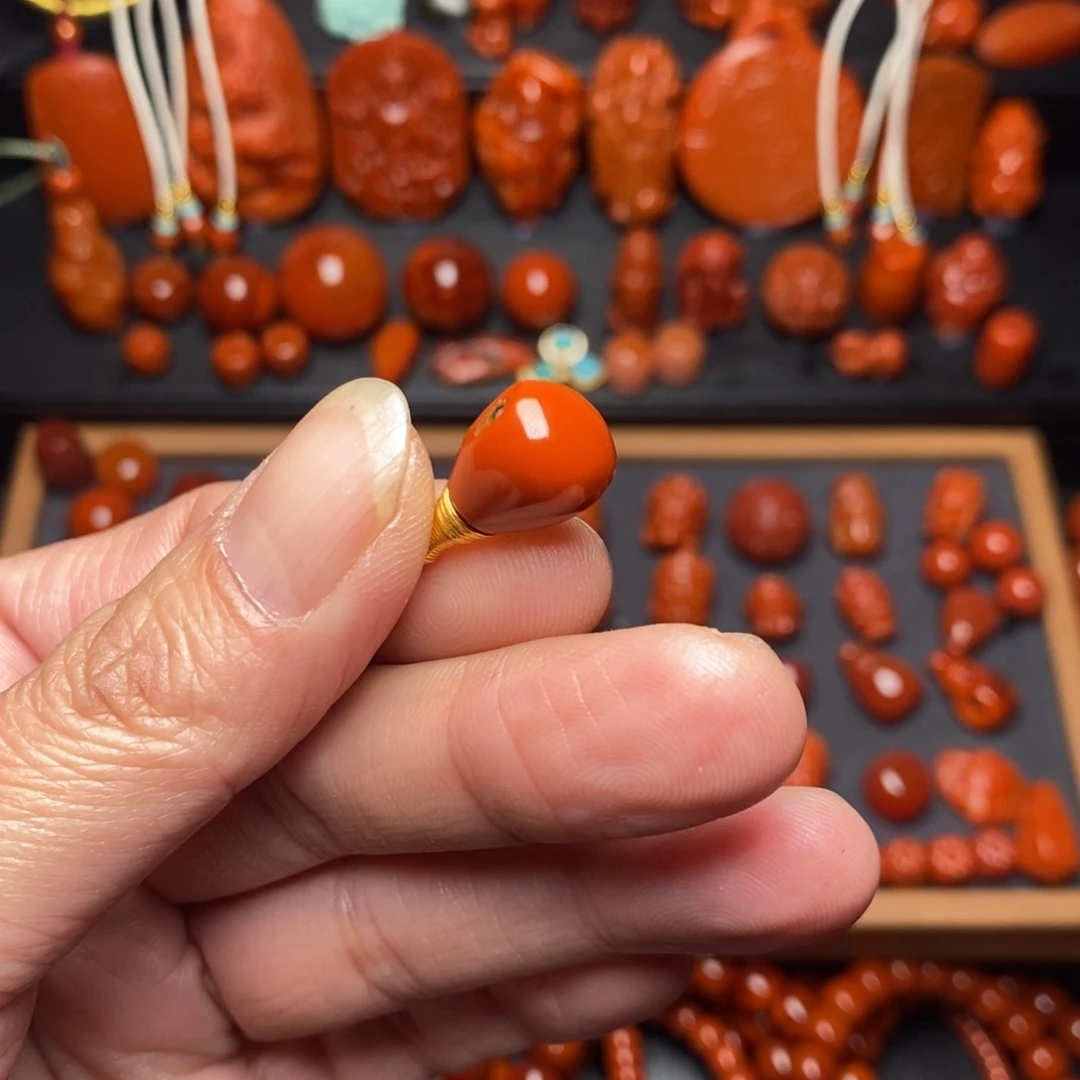 南红玛瑙三通18K金镶嵌十*?