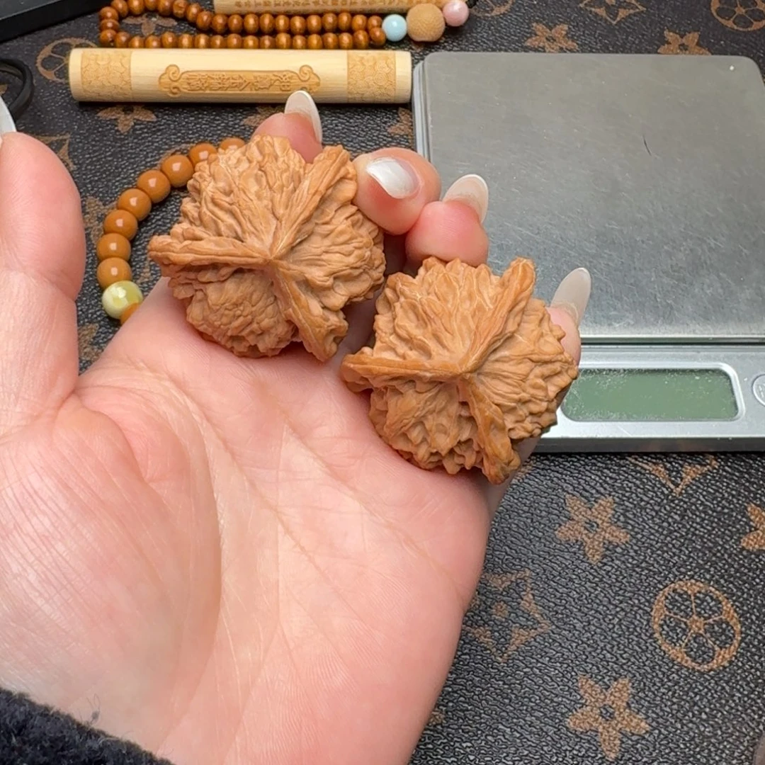 文玩核桃把件41三棱M162