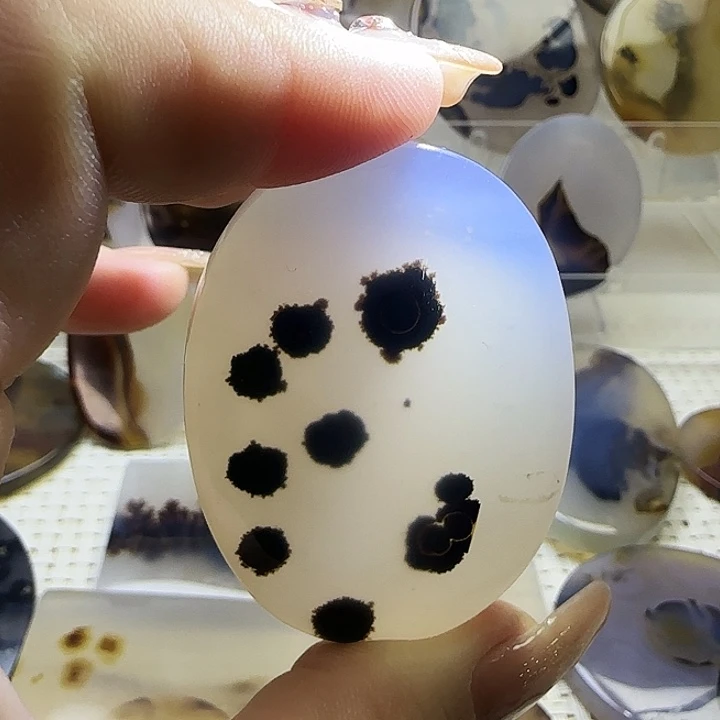 玛瑙/玉髓未镶嵌珠宝奇石